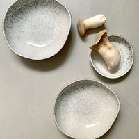 Bol à salade en céramique émaillée à réaction de conception simple bol de service en grès bol organique moyen pour restaurant