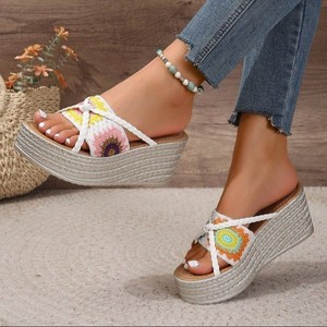 Sandales <span class=keywords><strong>compensées</strong></span> bohèmes pour femmes en gros d'usine - <span class=keywords><strong>Espadrilles</strong></span> colorées brodées à <span class=keywords><strong>bout</strong></span> <span class=keywords><strong>ouvert</strong></span> pour l'été - Product Image 2