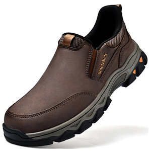 Mocassins pour hommes en PU à enfiler, semelle en caoutchouc, doublure en peluche, couleur unie, logo gravé au laser - Product Image 6