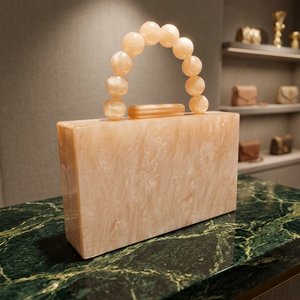 Bolso de mano de resina hecho a mano de lujo con asa de perlas, color beige, elegante bolso de noche para mujer, estilo único, último diseño. - Product Image 1