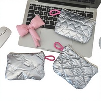 Pochette de maquillage portable en PU à motif diamant, avec cœur argenté, pour influenceurs et blogueuses, idéale pour le rangement domestique et l'hygiène