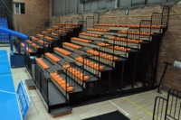 Fabriqué en Italie, marque CETA, gradins télescopiques en métal sur mesure, imperméables, gradins mobiles, produits sportifs et de divertissement