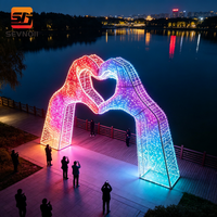 Lumière à motif de mains en forme de cœur DMX RGB programmable pour spectacle lumineux en parc