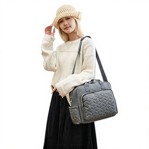 Bolsa de Fraldas Portátil para Bebês com Isolamento Térmico, Impermeável, em Nylon, Armazenamento Funcional - Product Image 4