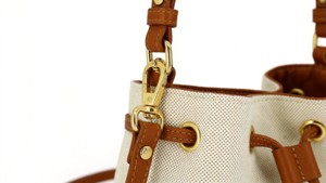 Bolso de Hombro Tipo Bandolera de Alta Calidad para Mujer, Estilo de Diseñador Nuevo de Este Año, Cierre de Cremallera de PU, Cadena Clásica, Portátil y Duradero - Product Image 3