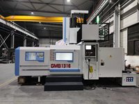 Centre d'usinage CNC à double colonne GMC3022 robuste pour le traitement des métaux, machine de fraisage