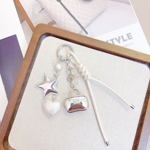 Nouvelle Pochette à Monnaie pour Fille, Décoration en Métal Argenté, Breloque de Sac, Porte-clés en Cuir PU avec Sangle Tressée et Pompon, pour Femme, Pendentif de Sac à Main - Product Image 1