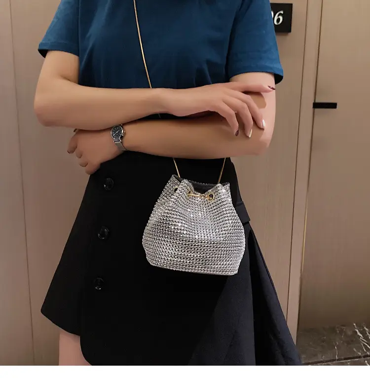 Commercio all'ingrosso di nuova moda di lusso diamante strass catena banchetto borsa a secchiello borsa a tracolla da donna pochette borse da sera