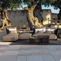 Conjunto de Sofás Modernos para Exteriores, Impermeables y Resistentes al Sol, con Estructura de Bambú y Hierro, para Jardín o Parque, Incluye Mesa y Sillas para 4 Personas