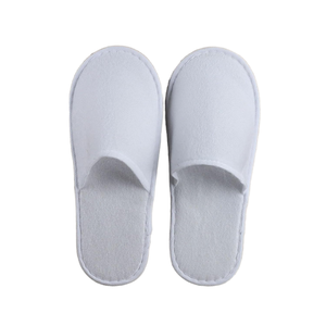 Lüks %100 Pamuklu Spa Terlikleri Oteller İçin Özel Logolu Yumuşak Tek Kullanımlık Otel Malzemeleri Toptan Konukların Konforu İçin - Product Image 1