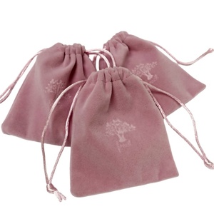Sac en velours à cordon de serrage de haute qualité, personnalisable en couleur et en taille, anti-poussière - Product Image 1
