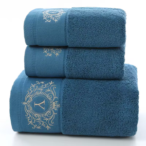 Set di 3 <span class=keywords><strong>Asciugamani</strong></span> in <span class=keywords><strong>Puro</strong></span> <span class=keywords><strong>Cotone</strong></span> 100% dalla Fabbrica Cinese all'Ingrosso - Set da Bagno, Viso e Mani 35*75 cm e 70*140 cm con Logo e Confezione Personalizzati - Product Image 4