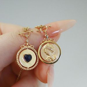 Collier délicat et minimaliste en or 18 carats avec saphir et pierre de Quenhead de Xinfly - Product Image 1