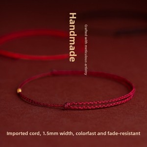 Pulsera de hierro chapada en oro con cinco dijes de la Fortuna, para atraer la <span class=keywords><strong>buena</strong></span> <span class=keywords><strong>suerte</strong></span> y proteger contra la <span class=keywords><strong>mala</strong></span> <span class=keywords><strong>suerte</strong></span>, con cuerda roja y cinco bendiciones para el año. - Product Image 4