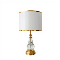 Lampe de table LED en cristal simple et luxueuse, design moderne, à intensité variable, décorative pour hôtel, chambre à coucher, chevet
