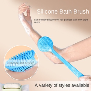 Cepillo de Baño de <span class=keywords><strong>Silicona</strong></span> Suave de Doble Cara con Mango Largo y Función de Masaje <span class=keywords><strong>para</strong></span> Uso en el Baño - Product Image 4