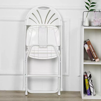 Chaise pliante moderne et confortable en plastique pour événements extérieurs et hôtels, fournie directement par l'usine