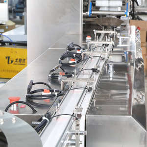 เครื่องบรรจุภัณฑ์ไหลความเร็วสูงอัตโนมัติสำหรับลูกอมหนักโดนัทบิสกิตโภชนาการธัญพืชตังเมช็อคโกแลตพลังงานโปรตีนบาร์ - Product Image 4