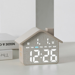 Horloge de table numérique LED décorative intelligente en matériau ABS personnalisé, horloge de table en forme de maison - Product Image 4