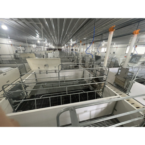 Caisses de mise bas en plastique de haute qualité pour l'élevage porcin Couleur personnalisée 2400X1800MM Vietnam Fabricant - Product Image 1