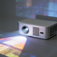 Mini Proyector Portátil WiFi de Doble Banda con Android 9, 3500 Lúmenes, 1080P, Ideal para Cine en Casa