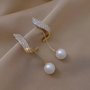 Classic Elegant Women Stainless Steel Stud Earring Gold Plated New Tide Fashion Diamond Pearl Female Temperament Simple Earring
