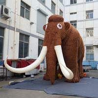 Grand mamouth gonflable brun et moelleux pour la décoration commerciale, la publicité et la décoration d'événements de grande envergure dans les parcs à thème
