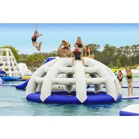 Structure aquatique gonflable Sky Rocket : Balançoire géante flottante extrême pour parc aquatique, structure de jeu aquatique à sensations fortes