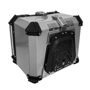 <span class=keywords><strong>Top</strong></span> <span class=keywords><strong>case</strong></span> <span class=keywords><strong>moto</strong></span> 55L en alliage d'aluminium X Design argent + noir <span class=keywords><strong>avec</strong></span> design X pour un rangement élégant des bagages - Product Image 2