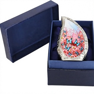 Urna de cremación clásica grande en forma de lágrima para adultos, hermosa urna con diseño de flor y mariposa para cenizas humanas. - Product Image 3