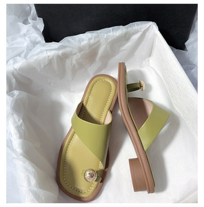 Summer fashion women's sandals Leather anti-slip beach slippers Thick-soled <b>flat</b>-<b>pointed</b> slip-on slippers - Product Image 6