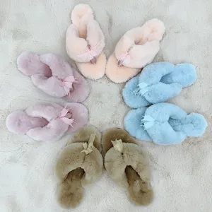 Custom Soft Thong Flip Flop Shearling Bont Slippers Fuzzy Pluizige Open Teen Huis Pluizige Harige Schapenvacht Slippers Voor Vrouwen