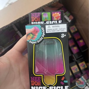 Juguetes Blandos Antiestrés Bonitos y Suaves, Juguetes Blandos de 3 Colores en Stock, Needoh Squishy de Color Degradado, Needoh Squishy Popsicle para Niños - Product Image 1