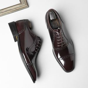 Chaussons pour hommes en cuir véritable faits à la main, personnalisés, élégants et à pompons, pour les occasions décontractées et professionnelles - Product Image 3