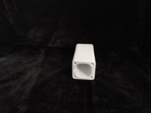 Tubo Quadrato in Ceramica di Alluminio - Alta Precisione e Resistenza alle Alte Temperature - Product Image 2