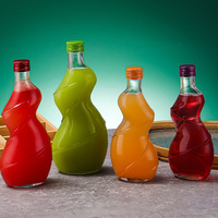 Irreguliere spiraalvormige glazen fles met kleurrijk schroefdopje voor sap, fruitwijn, dranken, op maat gemaakte draaidop.