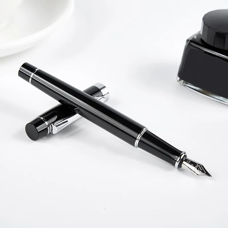 Nuova penna stilografica con pennino in acciaio inossidabile da 0.5mm con inchiostro a postura positiva