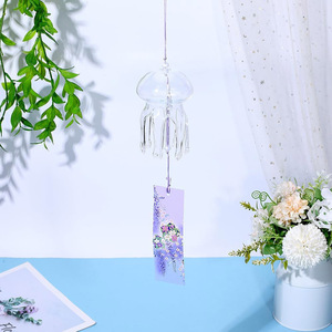 Campana de Viento Colgante de Cristal Transparente Estilo Europeo con Diseño de Medusa y Colores Pintados para Decoración de Jardín y Patio - Product Image 4
