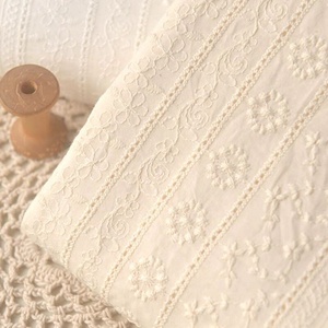<span class=keywords><strong>Tela</strong></span> <span class=keywords><strong>Brocada</strong></span> de Algodón con Rayas Huecas Bordadas y Tejido Pesado - Product Image 2
