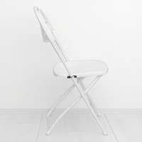 Vente en gros de chaise de jardin d'extérieur chaises pliantes blanches de banquet au design moderne mariage pour événements