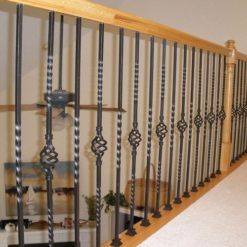 100 Pcs Chaussures de Balustre en Fer, Chaussures Plates pour Escalier avec Vis, Chaussures de Balustre en Métal pour Panier Carré de 1/2 Pouce, Poteau de Balustre en Métal Noir pour Rambarde