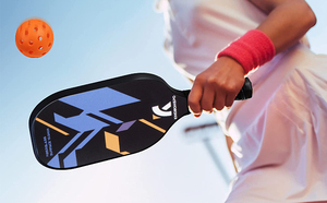 Le plus populaire en plein air intérieur Pickleball Sport usap givré en Fiber de carbone pagaie de Pickleball 2 raquettes 4 balles ensemble - Product Image 6