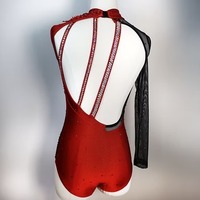 Robe de danse lyrique de conception asymétrique rouge pour femmes avec strass étincelants Appliques florales 3D pour vêtements de performance de salle de bal