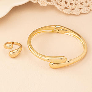 Conjunto de joyería de aleación al por mayor, pulsera de diseño irregular brillante, anillo de pulsera para mujer - Product Image 2