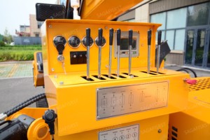 Grue araignée robuste de 8 à 12 tonnes, flèche télescopique de 21 m, rotation à 360° °   Grue à chenilles à rotation continue pour l'entretien des toitures - Product Image 4