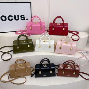 Sophisticated and Fashionable Women's Handbag. Made of PU Material. the Lining Is Made of Polyester.8910 - Product Image 1