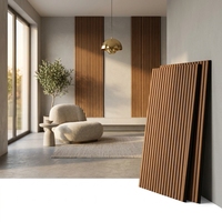 Panneau mural en lattes de bois moderne Akupanel, lattes acoustiques insonorisantes pour la décoration de hall d'hôtel de luxe, chambre à coucher, entrepôt