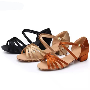 Chaussures de danse latine douces <span class=keywords><strong>pour</strong></span> adolescents Cha Cha Party maman et moi sandales à <span class=keywords><strong>talons</strong></span> hauts <span class=keywords><strong>pour</strong></span> enfants filles fille 8 à 19 - Product Image 1