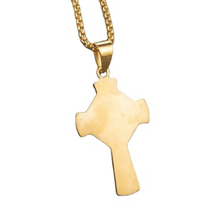 En stock Collier Crucifix Chrétien en Acier Inoxydable Plaqué Or 18K avec Strass et Détails Givrés, Bijou de Foi - Product Image 5