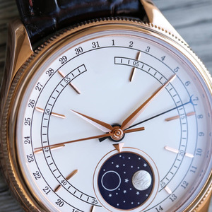 Nuovo Modello di Orologio da Uomo Tutto in Oro Rosa e Oro Rosso con Tecnologia Avanzata, Cinturino in Pelle Italiana Nera e Fasi Lunari - Product Image 3